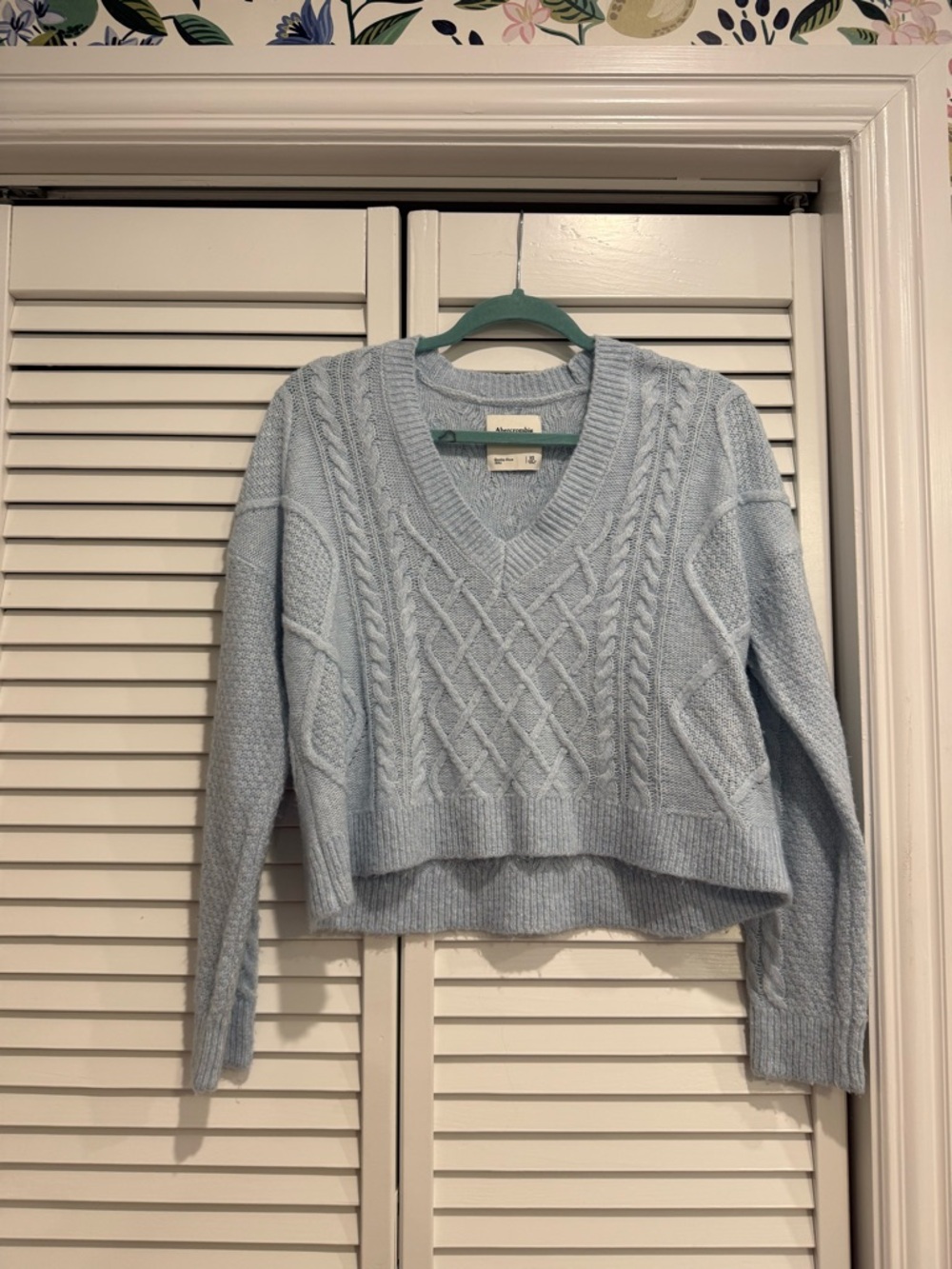 Abercrombie & Fitch Light Blue Cable Knit V-Neck Sweater